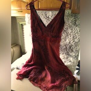 Flowing lined fitted dress